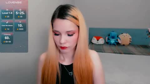 Snapshot of kitten_alisa chatting on October 15, 7:03 pm Alissa online show from October 15, 7:03 pm