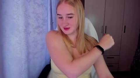 kitten_sun online show from October 12, 2:54 am