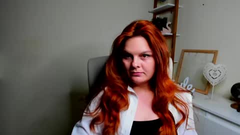 Snapshot of kittengingerxo chatting on June 5, 12:33 pm Kitten online show from June 5, 12:33 pm