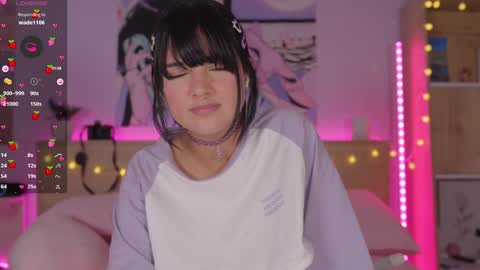 Snapshot of kittenmoon_ chatting on December 6, 3:00 pm      online show from December 6, 3:00 pm
