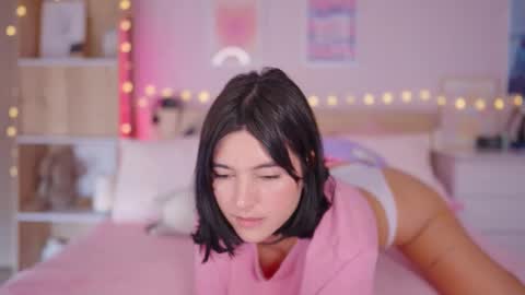 Snapshot of kittenmoon_ chatting on November 11, 7:03 pm online show from November 11, 7:03 pm