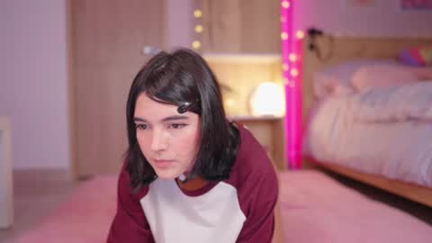 Snapshot of kittenmoon_ chatting on December 3, 11:36 pm online show from December 3, 11:36 pm