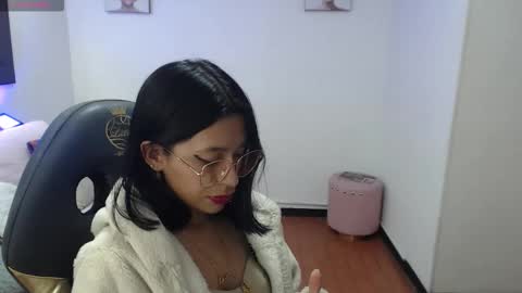 kittie_nala online show from January 17, 4:39 am