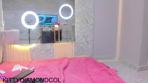 Snapshot of kitty__diamond_ chatting on October 4, 12:41 am kitty__diamond_ online show from October 4, 12:41 am