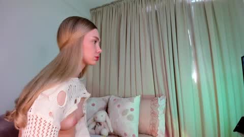 sophie online show from November 21, 4:38 pm