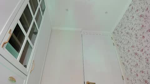 Snapshot of kitty__sophie chatting on April 23, 8:00 pm sophie online show from April 23, 8:00 pm