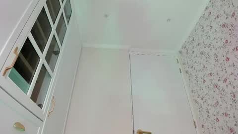 Snapshot of kitty__sophie chatting on May 4, 6:04 pm sophie online show from May 4, 6:04 pm