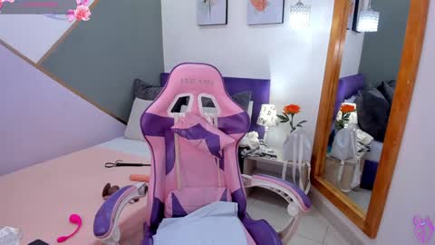 Kitty Kayo online show from December 7, 3:36 am