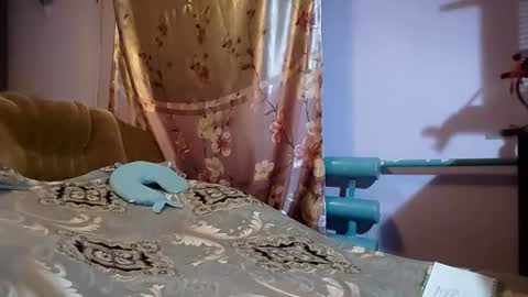 Kitti online show from November 30, 5:00 am