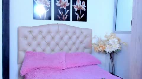 kitty_f00x online show from June 4, 7:20 pm