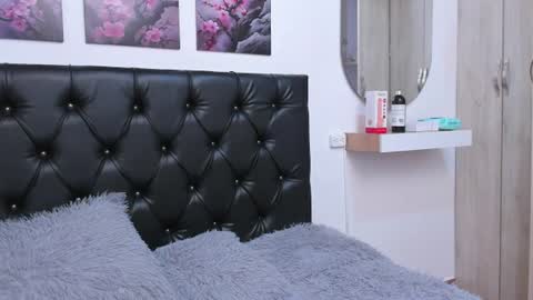 kitty_f00x online show from June 25, 7:40 pm