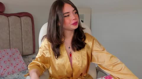 Snapshot of kitty_ford chatting on December 5, 5:17 pm Kitty online show from December 5, 5:17 pm