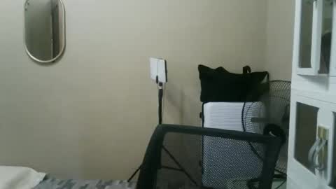 Snapshot of kitty_fussy chatting on May 13, 2:31 am kitty_fussy online show from May 13, 2:31 am