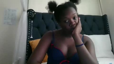 kitty_kerry online show from March 5, 8:32 am