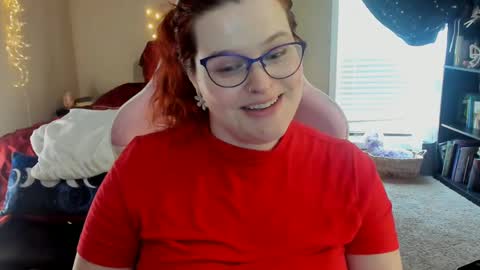 Snapshot of kitty_luxexxx chatting on December 3, 8:28 pm Bella Kitty Luxe online show from December 3, 8:28 pm