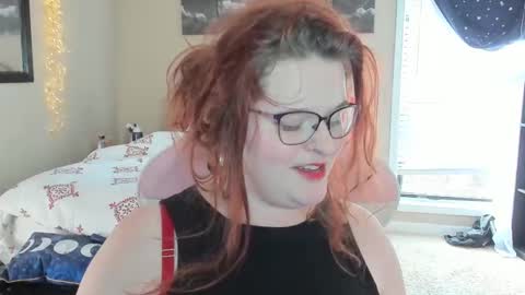 Snapshot of kitty_luxexxx chatting on January 13, 7:21 pm Bella Kitty Luxe online show from January 13, 7:21 pm