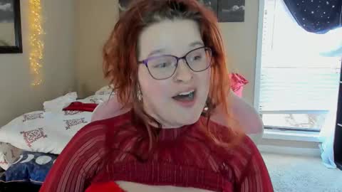 Snapshot of kitty_luxexxx chatting on January 14, 6:49 pm Bella Kitty Luxe online show from January 14, 6:49 pm