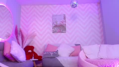 Snapshot of kitty_madness chatting on September 12, 1:11 pm KITTY online show from September 12, 1:11 pm