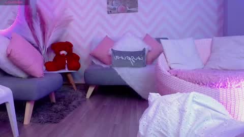 Snapshot of kitty_madness chatting on September 30, 1:27 pm KITTY online show from September 30, 1:27 pm