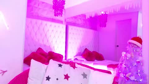 KITTY online show from December 14, 1:16 pm