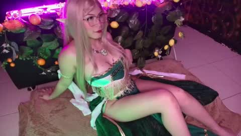 Kitty online show from December 3, 2:30 am