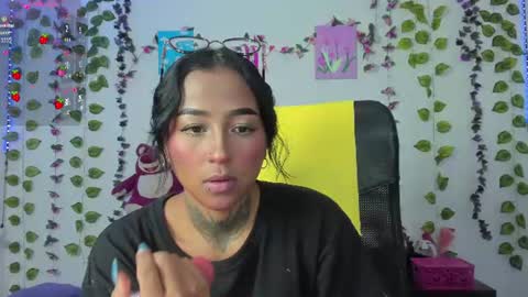 Snapshot of kitty_moon2 chatting on June 23, 1:36 am Kitty online show from June 23, 1:36 am