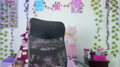 Snapshot of kitty_moon2 chatting on June 27, 10:04 pm Kitty online show from June 27, 10:04 pm