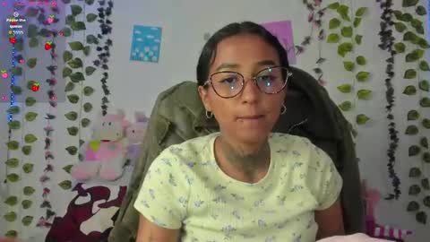 Snapshot of kitty_moon2 chatting on June 30, 12:22 am Kitty online show from June 30, 12:22 am