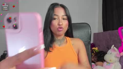 Snapshot of kitty_moon2 chatting on July 10, 10:34 pm Kitty online show from July 10, 10:34 pm