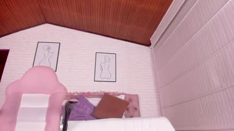 Snapshot of kitty_pam chatting on January 19, 11:10 pm Kitty online show from January 19, 11:10 pm