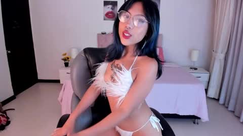 Snapshot of kitty_pam chatting on March 8, 8:11 am Kitty online show from March 8, 8:11 am