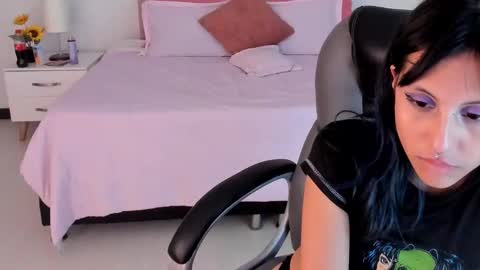 Snapshot of kitty_pam chatting on March 10, 4:07 am Kitty online show from March 10, 4:07 am