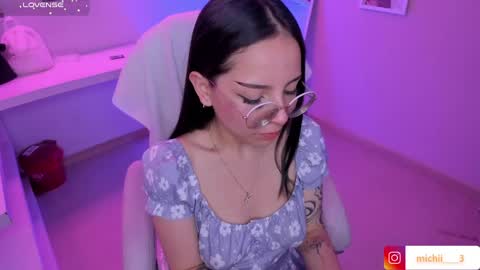 Snapshot of kitty_patitas_suavess chatting on June 4, 2:39 am Kitty online show from June 4, 2:39 am