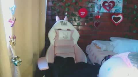 Daniela Ferreira online show from February 27, 12:05 pm