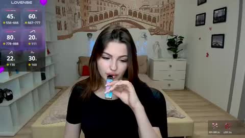 Snapshot of kitty_shenson chatting on April 23, 12:29 pm Kate online show from April 23, 12:29 pm