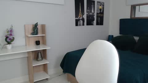 Snapshot of kitty_stern chatting on February 11, 6:57 pm kitty online show from February 11, 6:57 pm