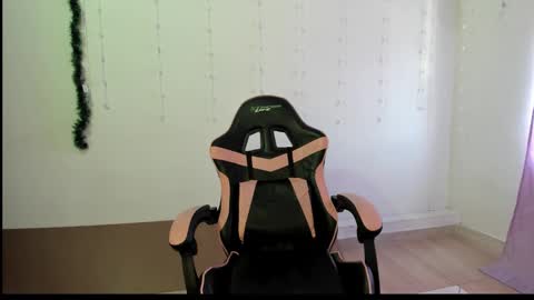 violet online show from January 19, 5:07 pm