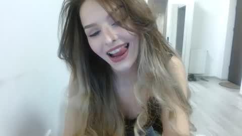 Snapshot of kittyblackcat chatting on April 25, 6:27 pm Kitty online show from April 25, 6:27 pm