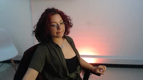 Jenn online show from December 6, 8:29 pm