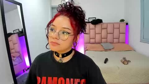 Jenn online show from January 11, 12:01 am