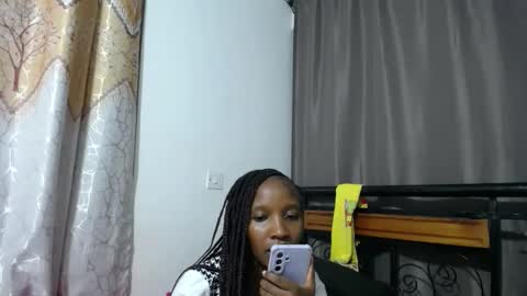 Snapshot of kittyfay_ chatting on May 5, 8:17 pm Fay online show from May 5, 8:17 pm