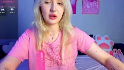 kittykendall online show from June 26, 6:45 pm