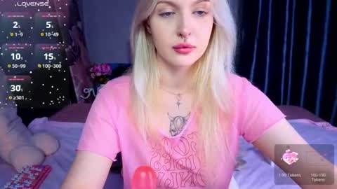 kittykendall online show from July 29, 6:28 pm