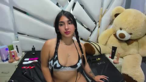 kittylovely  online show from December 11, 4:07 am