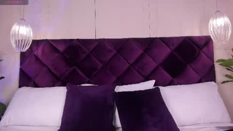 Snapshot of kittylyne_ chatting on June 19, 12:20 pm Kitty online show from June 19, 12:20 pm