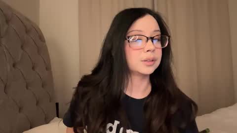 mia online show from January 13, 10:03 am