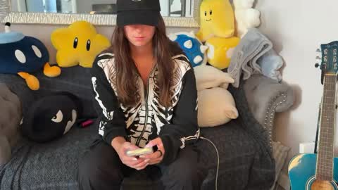 Snapshot of kittypurr79 chatting on May 19, 12:27 am kittypurr79 online show from May 19, 12:27 am