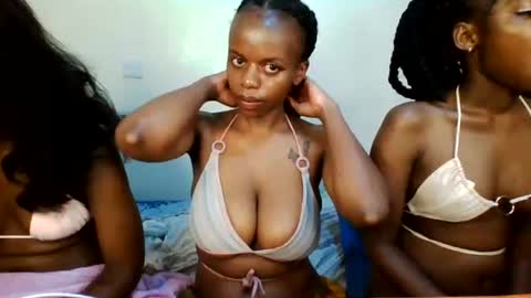 Snapshot of kittyrose_20 chatting on July 7, 6:47 am Kittyrose 20 online show from July 7, 6:47 am