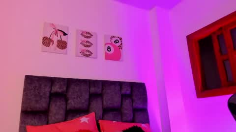 kitty online show from April 16, 6:30 pm