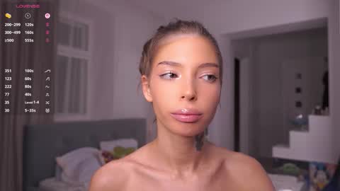 Alice online show from December 14, 4:23 pm